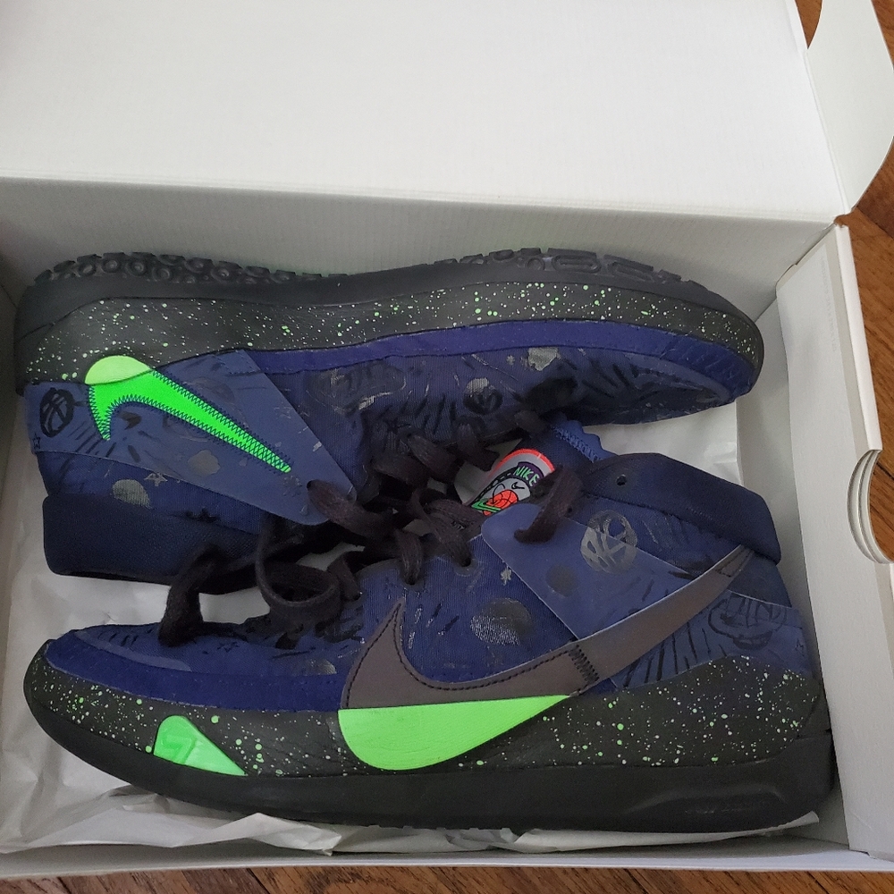 KD13 EP 'PLANT OF HOOPS'